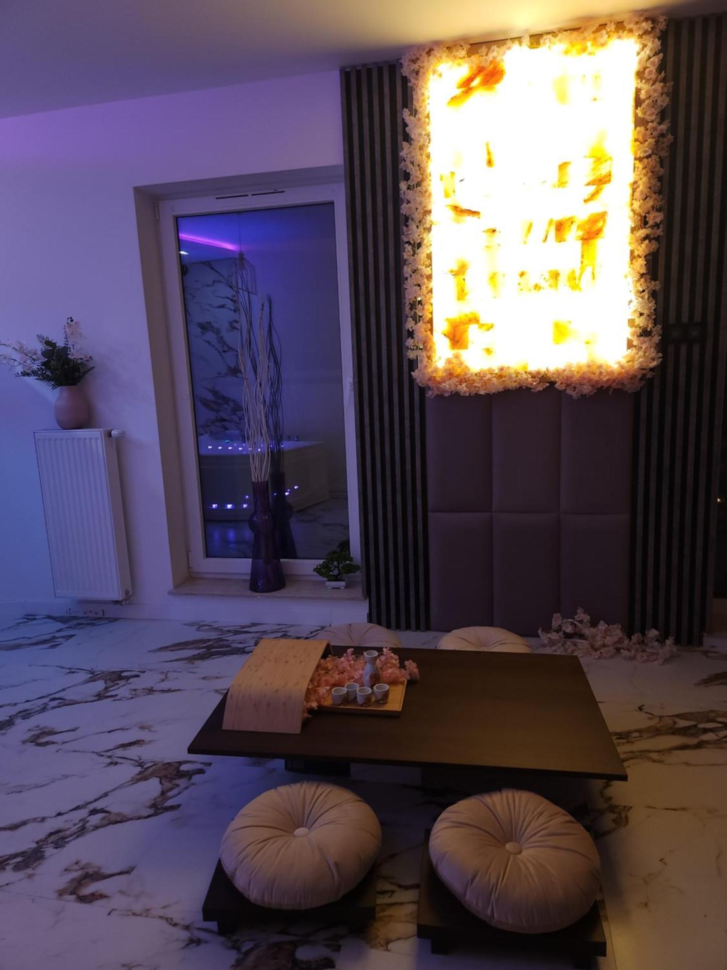 New In Gdansk! Red Room In The Heart Of Gdansk - Bdsm - With A Luxury Jacuzzi And Access To A Sauna Bagian luar foto